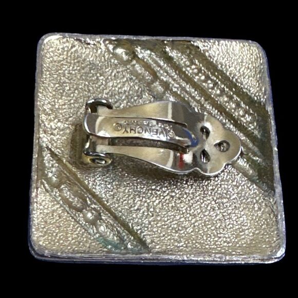 Vintage 80’s Givenchy Gold Tone Cream Beige Enamel Clip Earrings - Picture 11 of 11